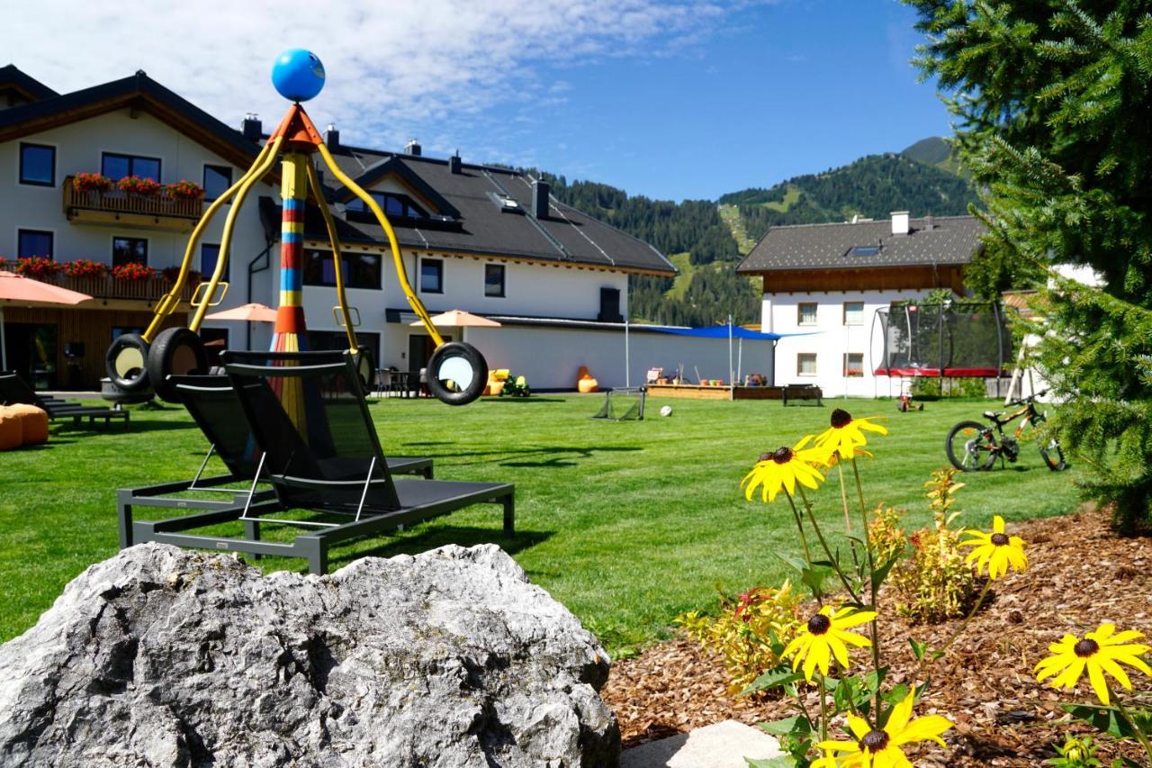Apart-Hotel Dreisonnenhof Fiss Exterior photo