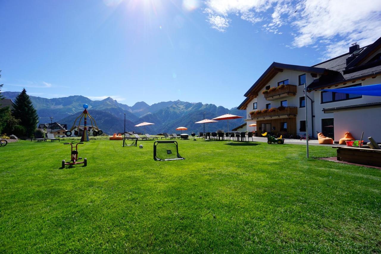 Apart-Hotel Dreisonnenhof Fiss Exterior photo