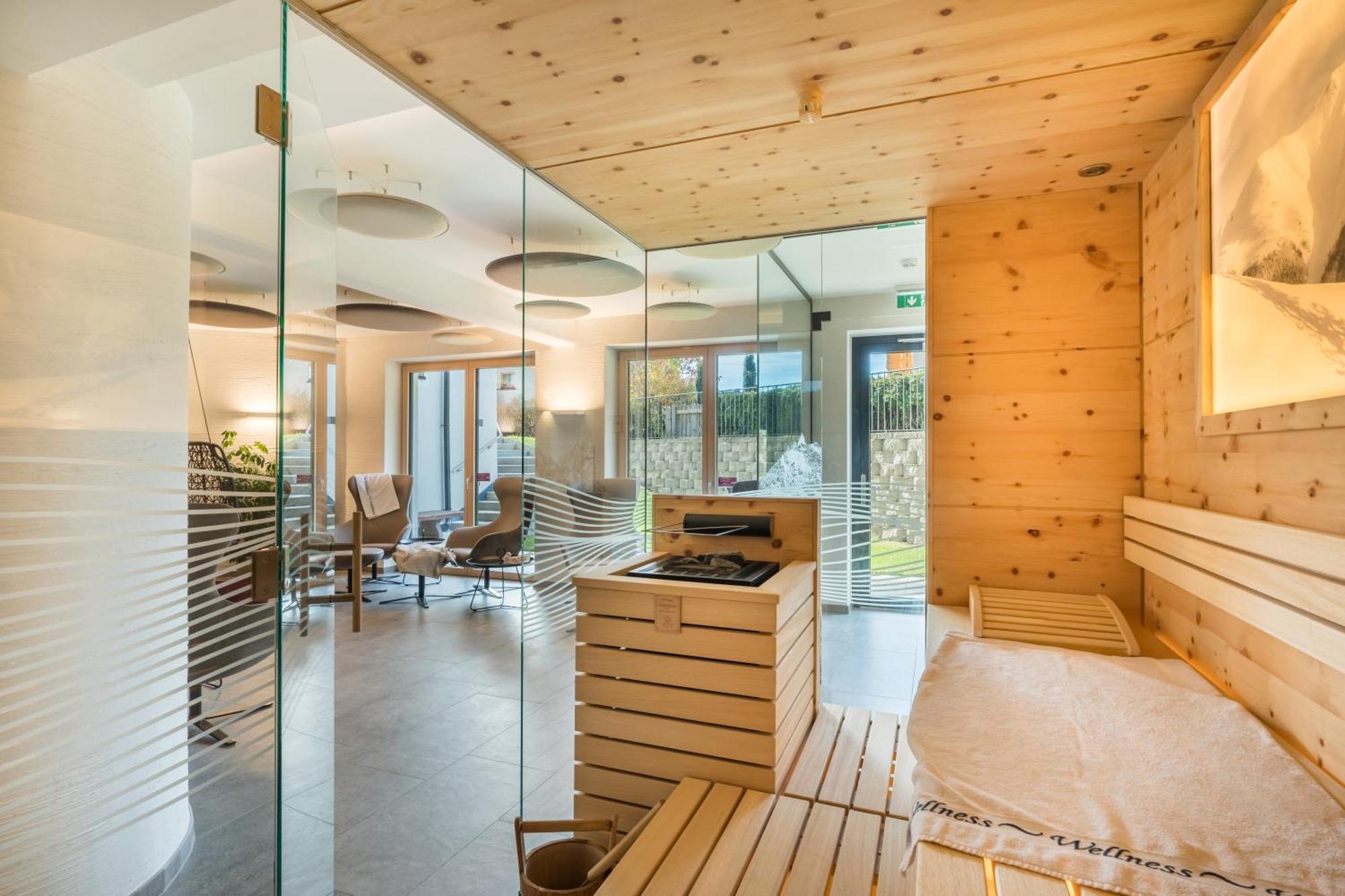 Apart-Hotel Dreisonnenhof Fiss Exterior photo