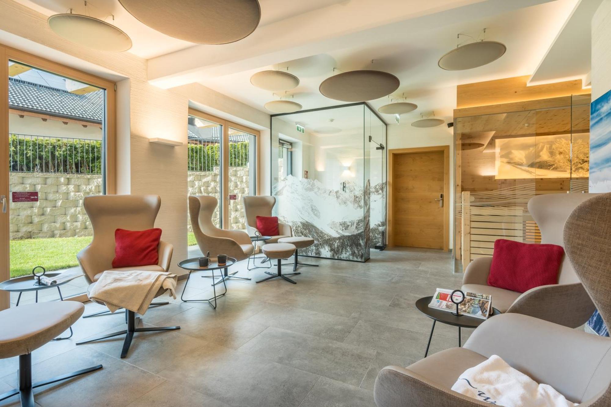 Apart-Hotel Dreisonnenhof Fiss Exterior photo